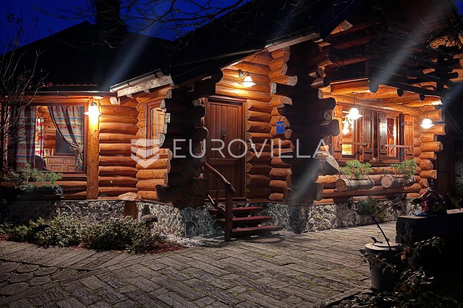 Casa In vendita - Primorsko-goranska Ravna Gora