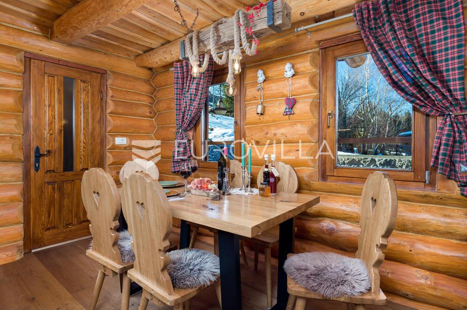 Casa In vendita - Primorsko-goranska Ravna Gora