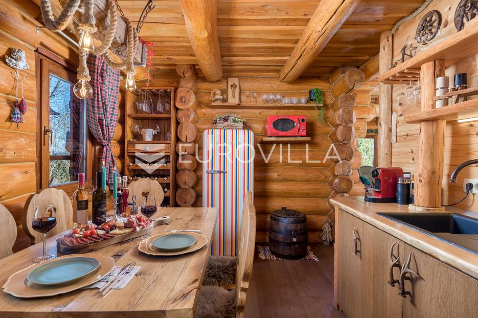 Casa In vendita - Primorsko-goranska Ravna Gora