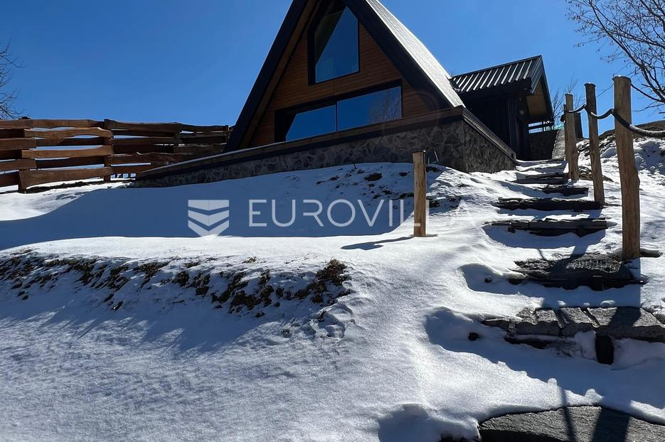 Casa In vendita - Primorsko-goranska Ravna Gora