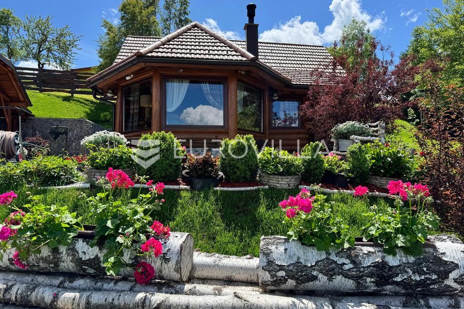 Casa In vendita - Primorsko-goranska Ravna Gora