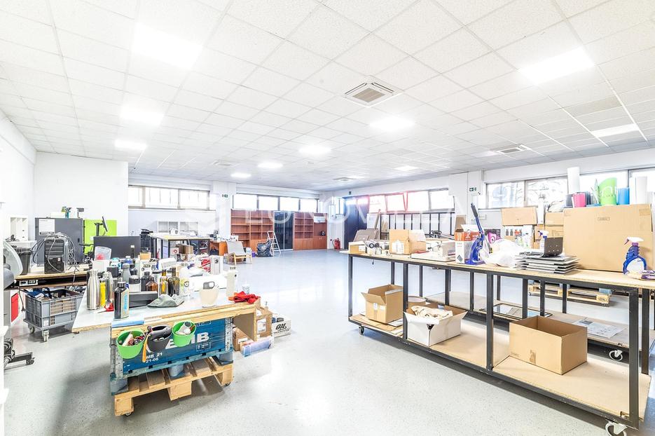 Business premises For sale Buzin