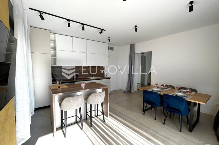 Dom na predaj 450 m² – Hvar