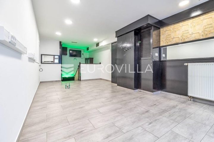 Commerciale in vendita 44 m² – Špansko