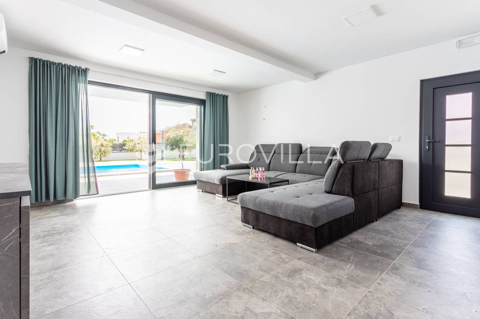 House For sale -  Vir