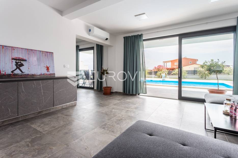 House For sale -  Vir