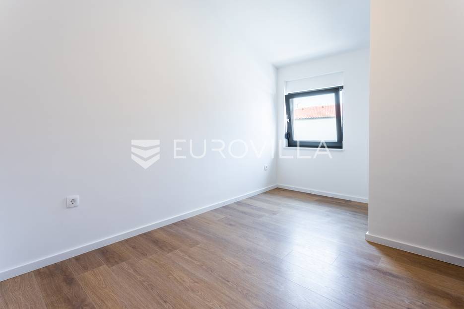 House For sale -  Vir