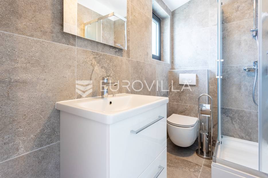 House For sale -  Vir