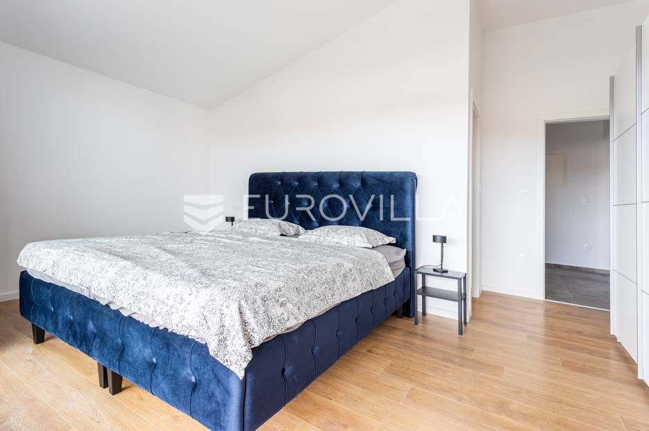 House For sale -  Vir