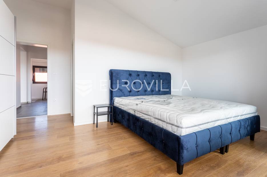 House For sale -  Vir