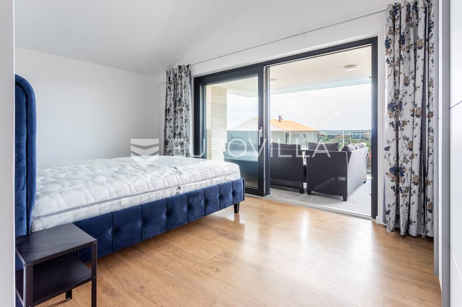 House For sale -  Vir