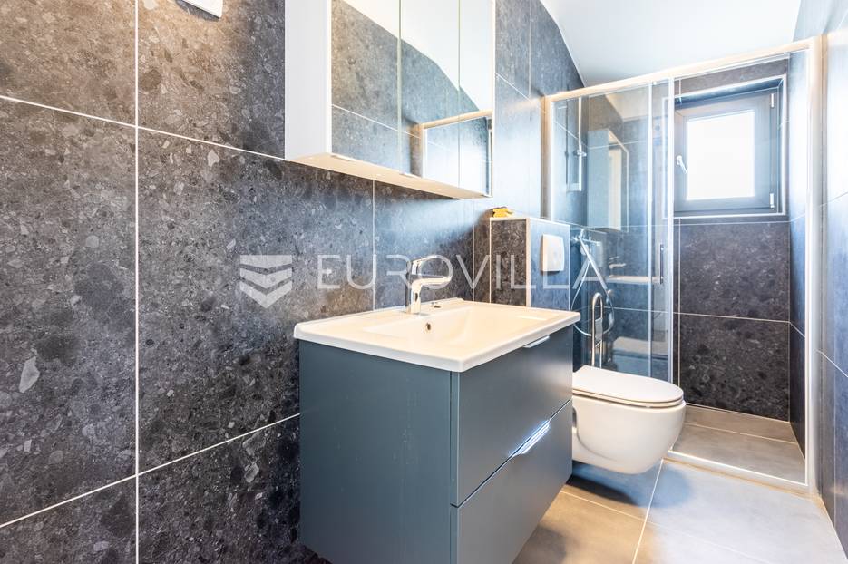 House For sale -  Vir