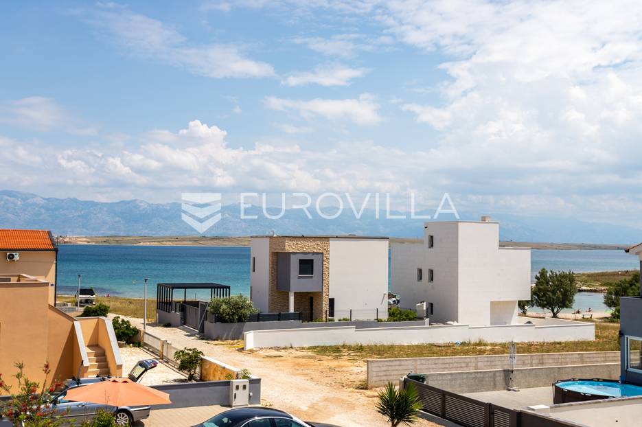House For sale -  Vir