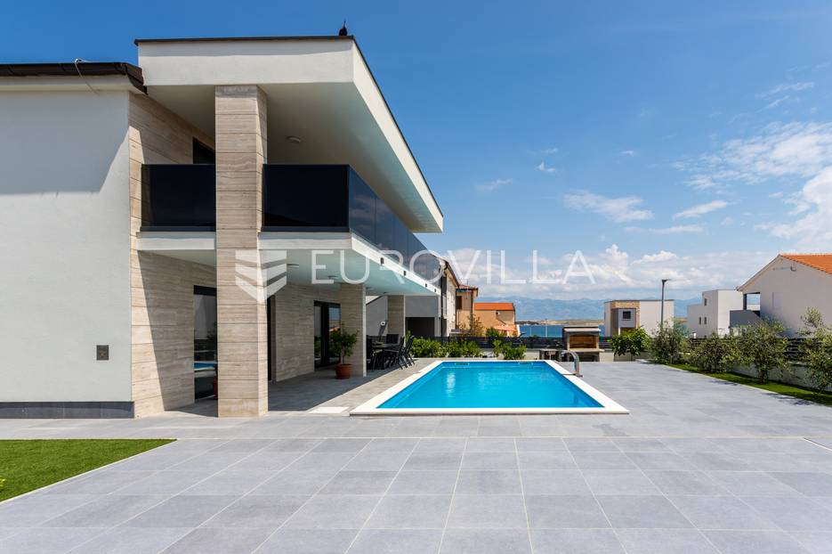 House For sale -  Vir