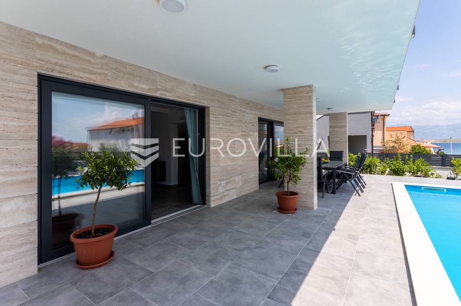 House For sale -  Vir
