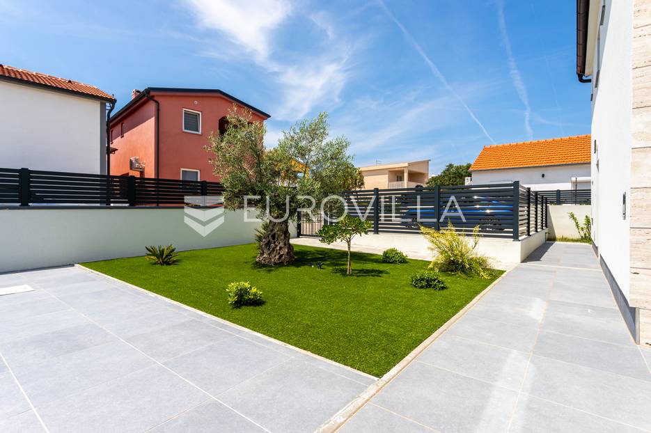 House For sale -  Vir