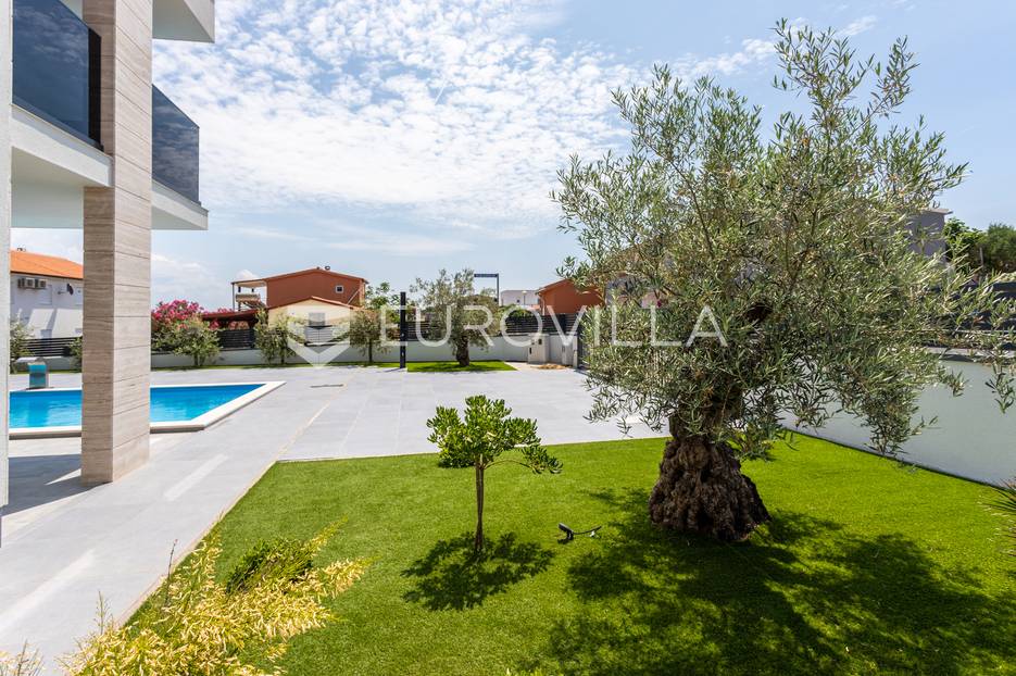 House For sale -  Vir