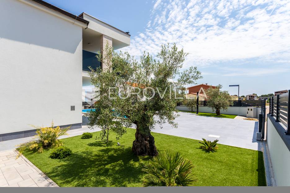House For sale -  Vir
