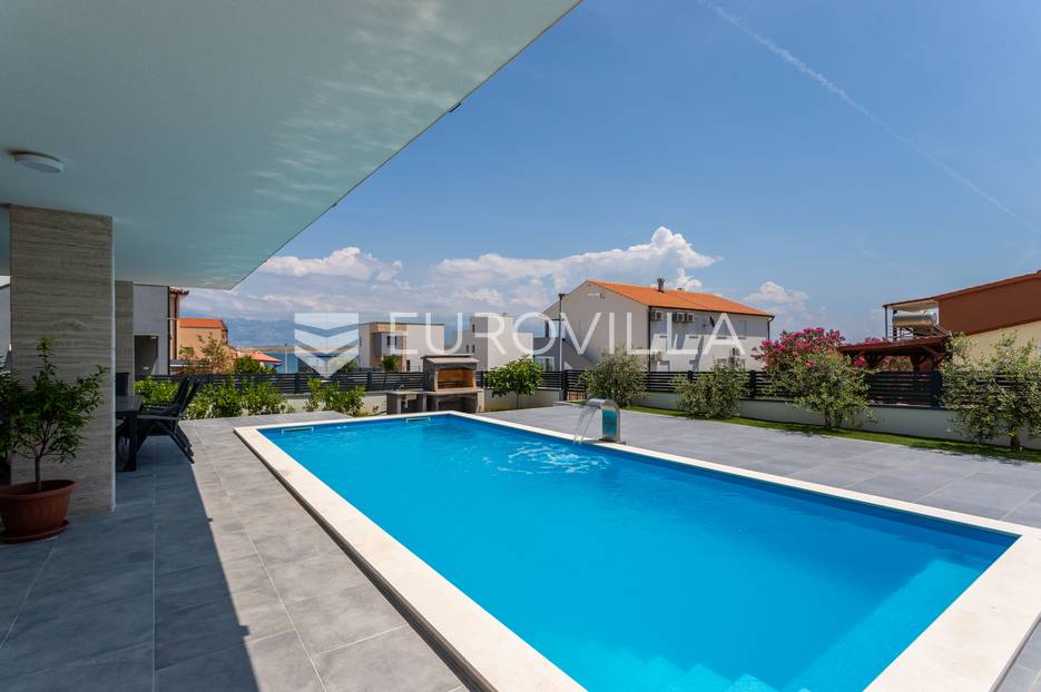 House For sale -  Vir