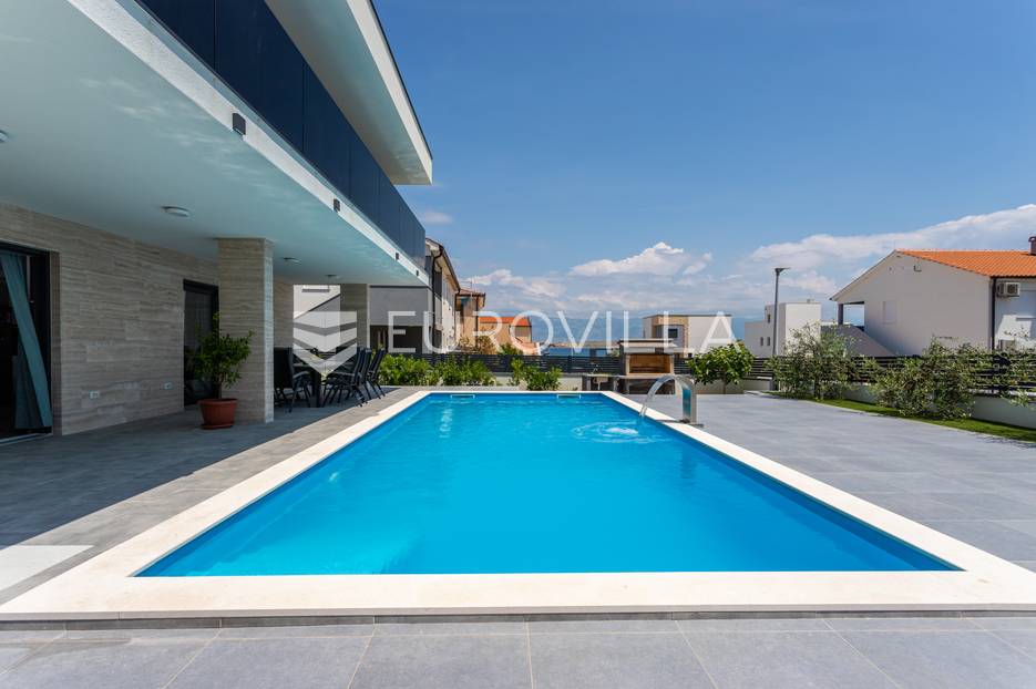 House For sale -  Vir