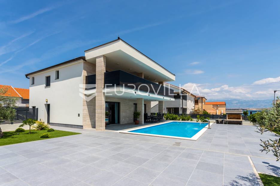 House For sale -  Vir