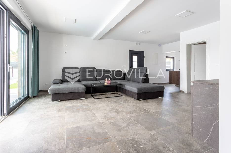 House For sale -  Vir