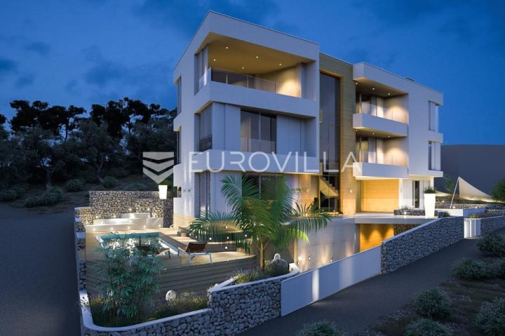Dům na prodej 639 m² – Slatine