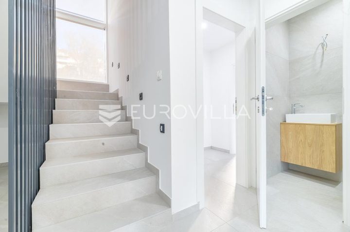 Flat For rent - Grad Zagreb Podsljeme - foto 4/15