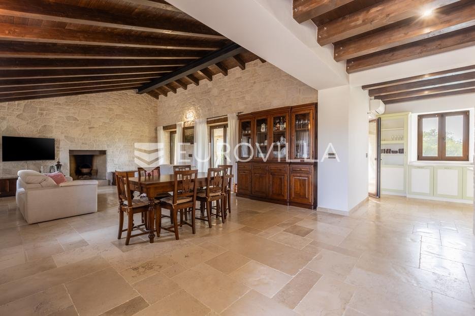 House For sale - Istarska Višnjan
