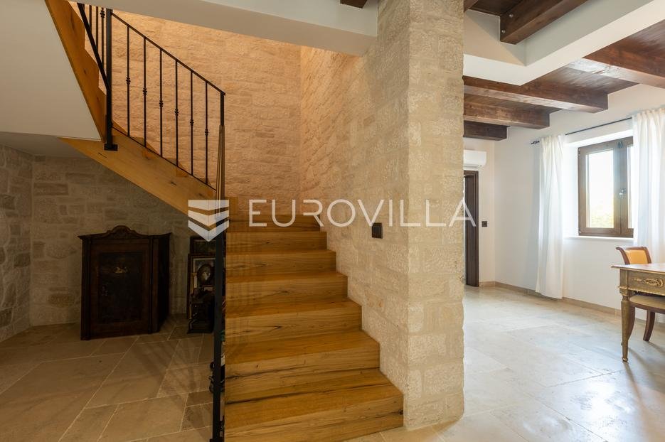 House For sale - Istarska Višnjan