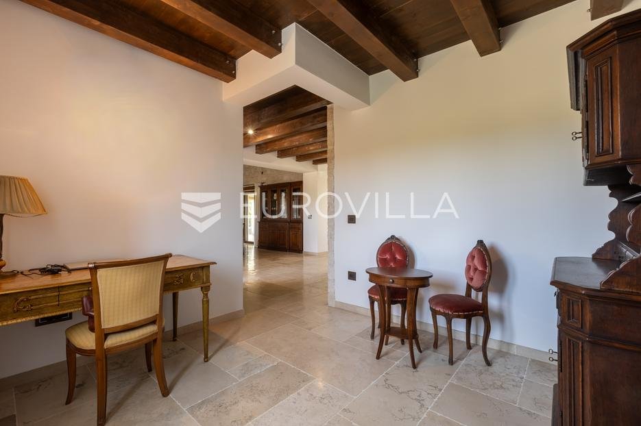 House For sale - Istarska Višnjan