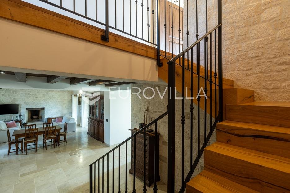 House For sale - Istarska Višnjan