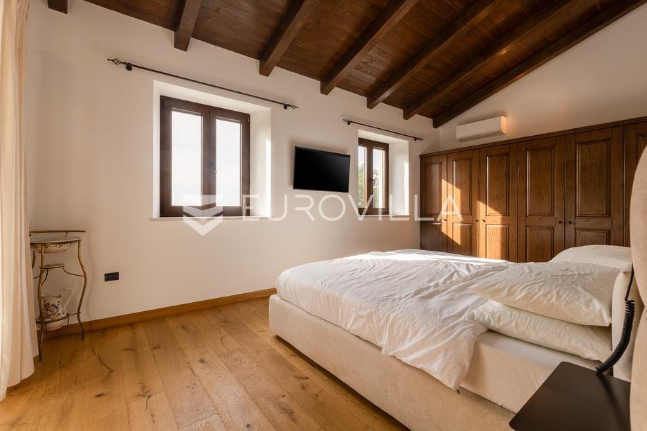House For sale - Istarska Višnjan