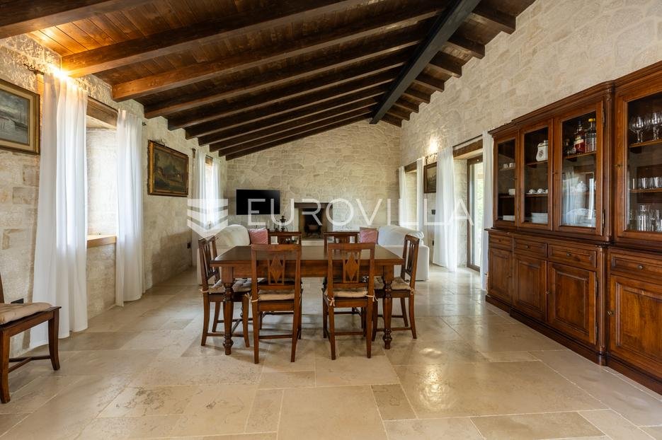 House For sale - Istarska Višnjan