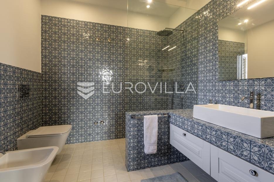 House For sale - Istarska Višnjan