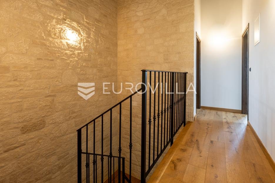House For sale - Istarska Višnjan