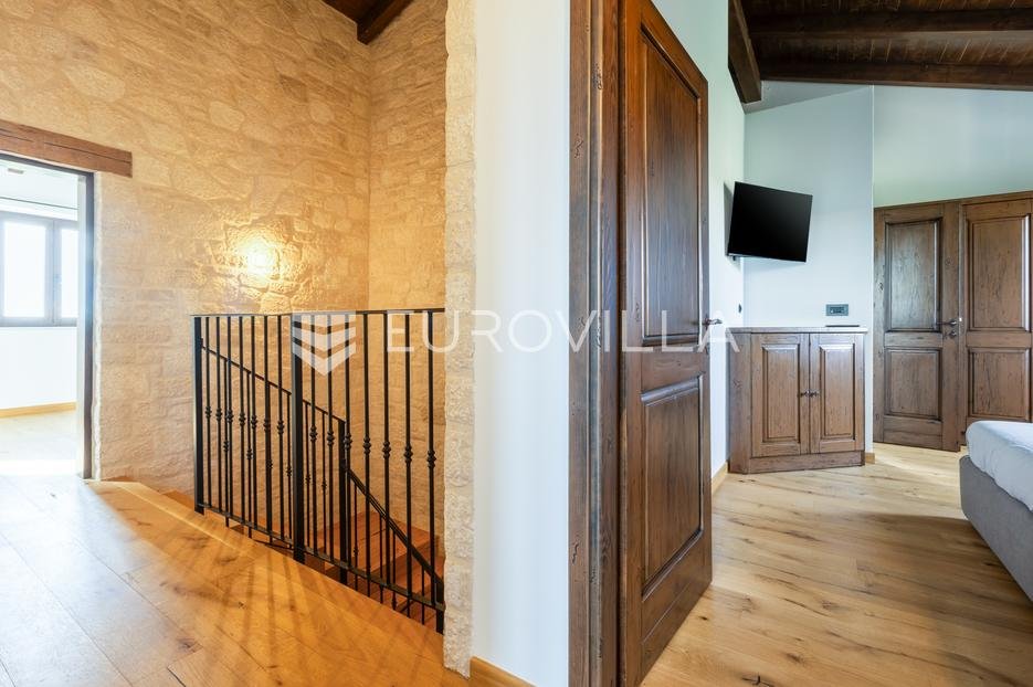 House For sale - Istarska Višnjan