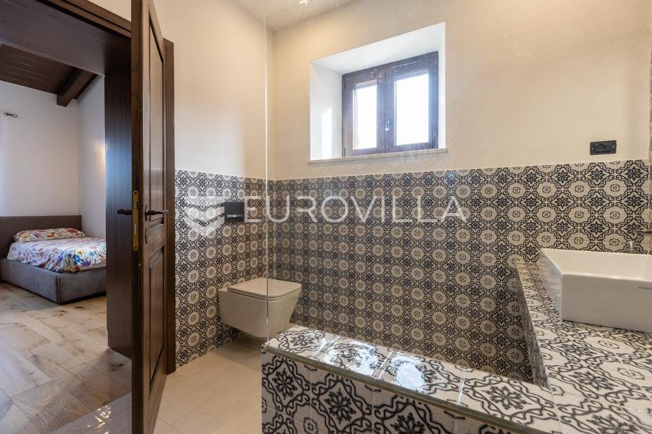 House For sale - Istarska Višnjan