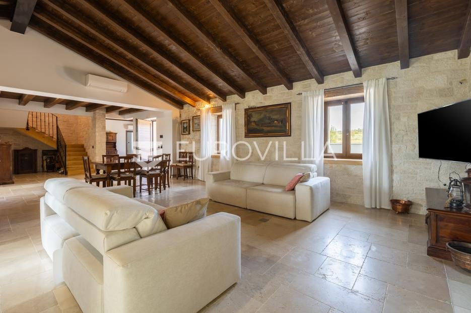 House For sale - Istarska Višnjan