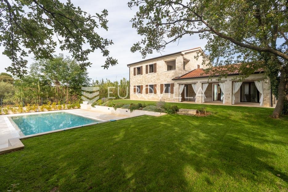 House For sale - Istarska Višnjan
