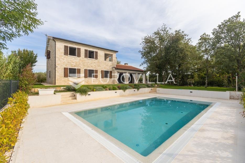 House For sale - Istarska Višnjan