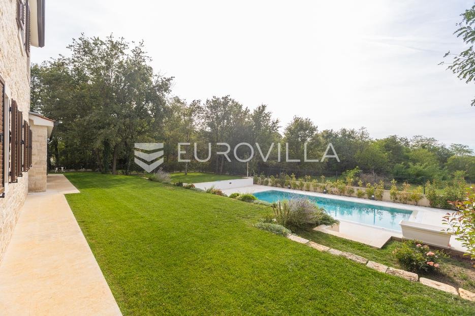House For sale - Istarska Višnjan