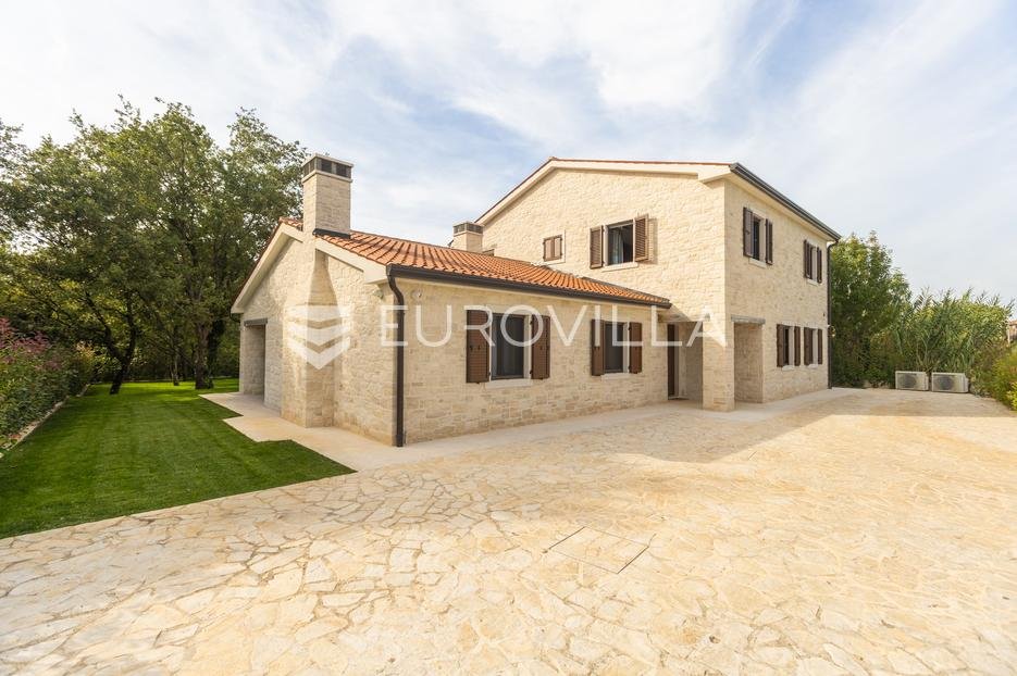 House For sale - Istarska Višnjan
