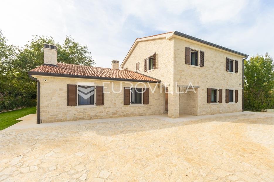 House For sale - Istarska Višnjan