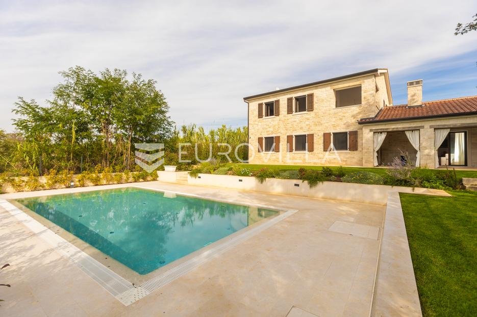 House For sale - Istarska Višnjan