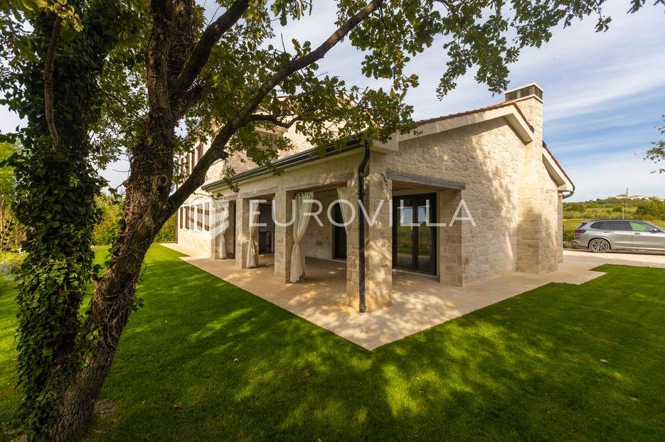 House For sale - Istarska Višnjan