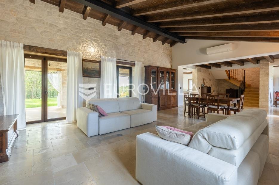 House For sale - Istarska Višnjan