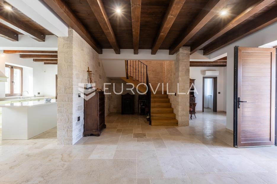 House For sale - Istarska Višnjan