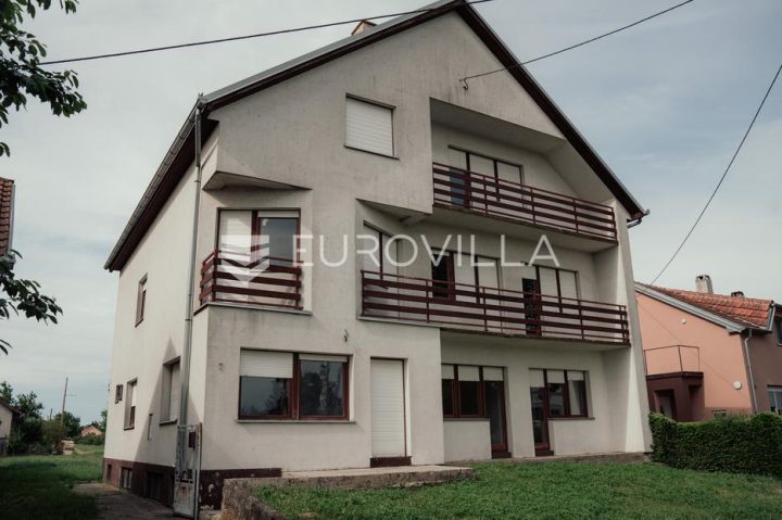 House for sale 604 m² – Borovo Naselje