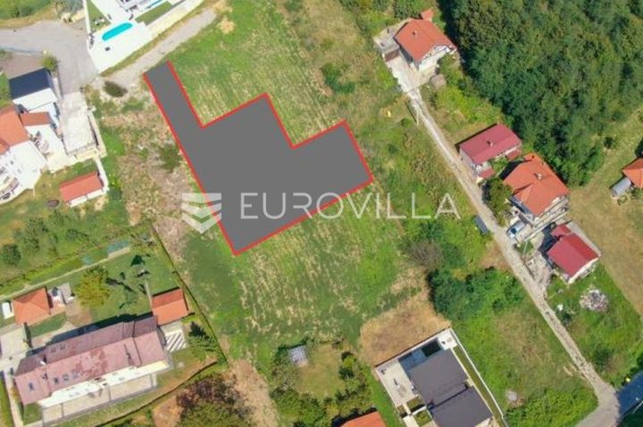 Zemljište na prodaju 764 m² – Oporovec